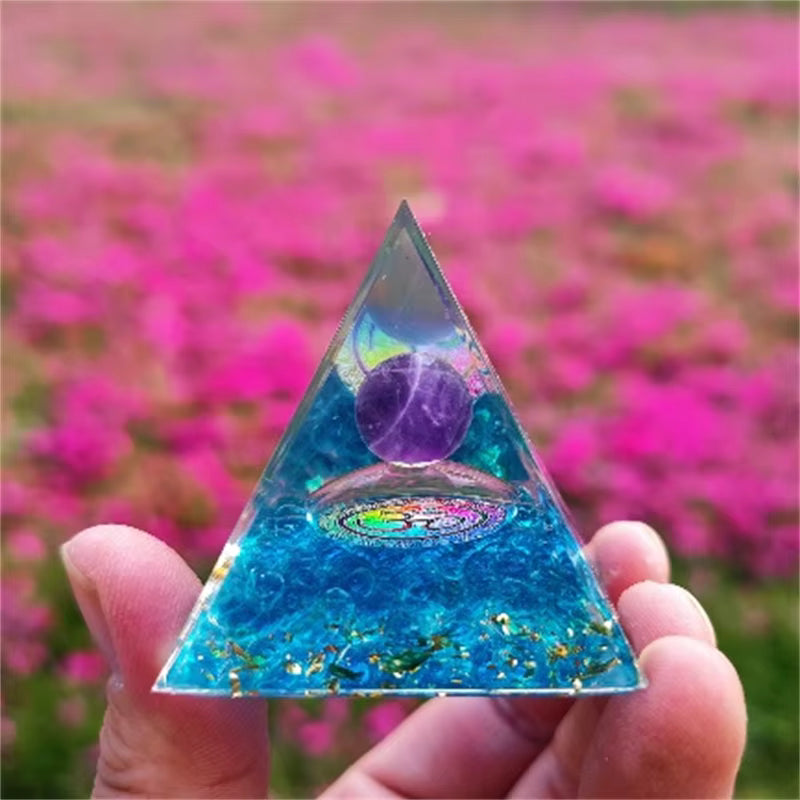⭐ Pyramide Orgonite – Protection Énergétique & Harmonie des Lieux