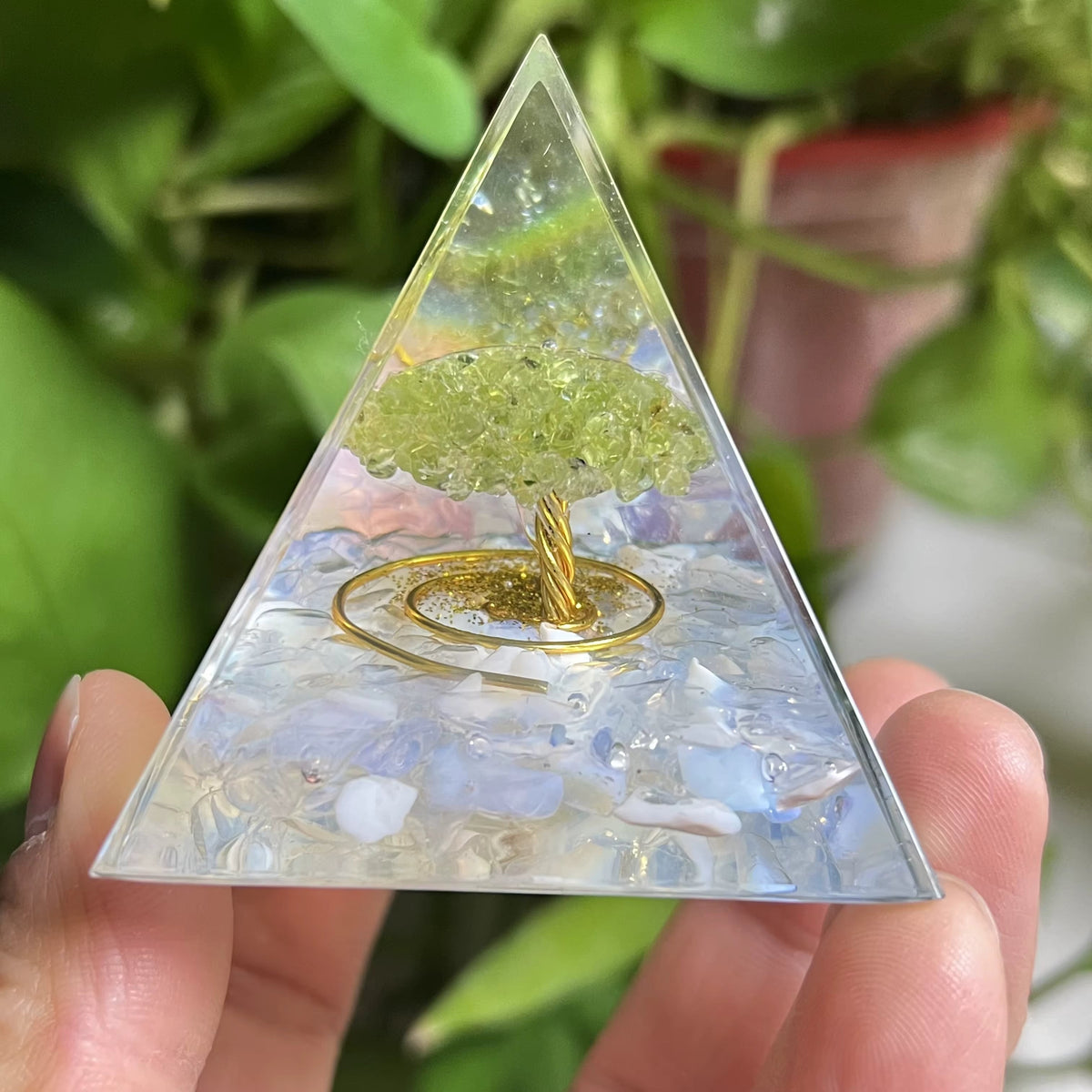 ⭐ Pyramide Orgonite – Protection Énergétique & Harmonie des Lieux